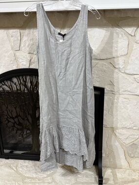 Pearl-Colored Linen Top — Subtle Neutral Shade